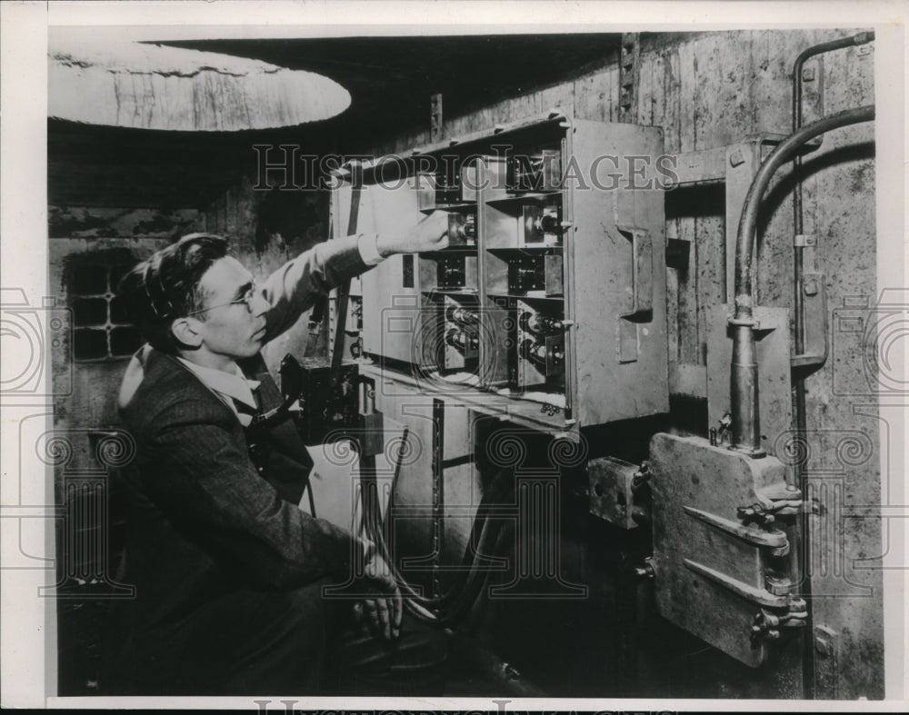 1938 Press Photo Million Cycle Repeater Station on NY-Philadelphia Coaxial Cable - Historic Images