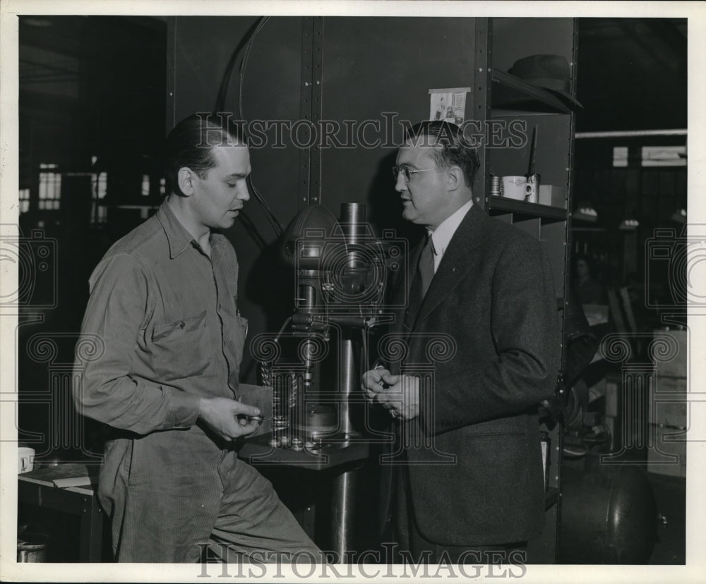 1943 Press Photo Tom Davis and Kelvin Kling. - Historic Images