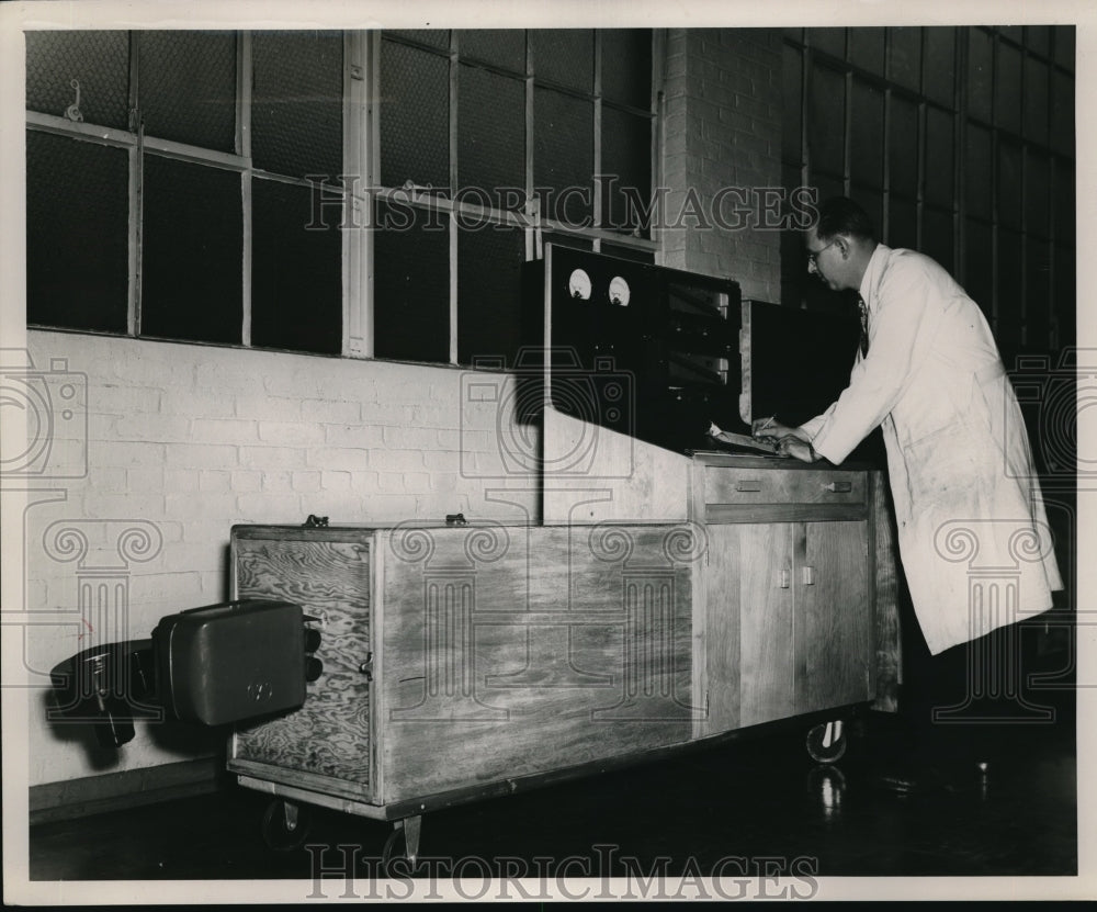 1949 Press Photo Wind Tunnel Test of Production Line Heater - Historic Images