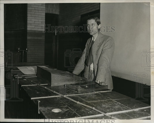 1933 Professor Svedberg Of The University of Upsala Sweden - Historic Images