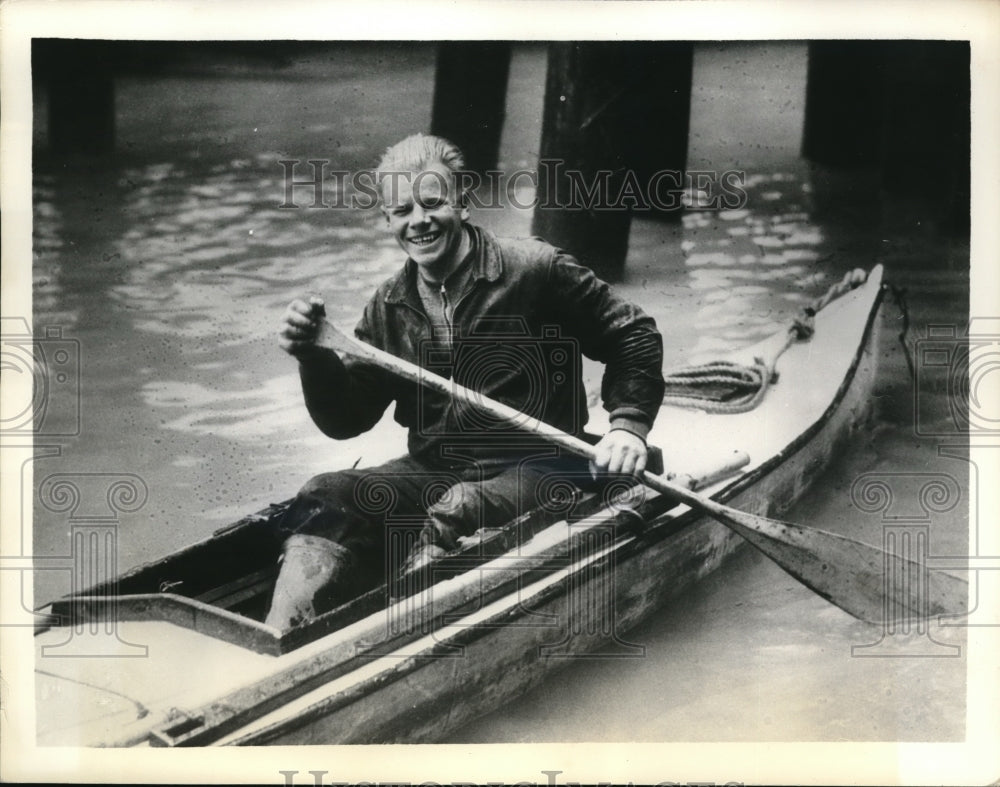 1936 Press Photo New Orleans, La. Hardy Nurmsen in canoe after 4000 mile trek-Historic Images