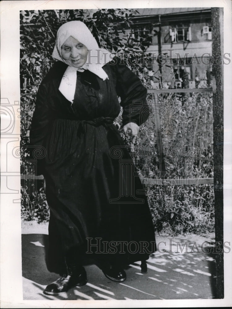 1955 Lyubov valentinovna Puzhak Moscow Oldest resident at 122 - Historic Images