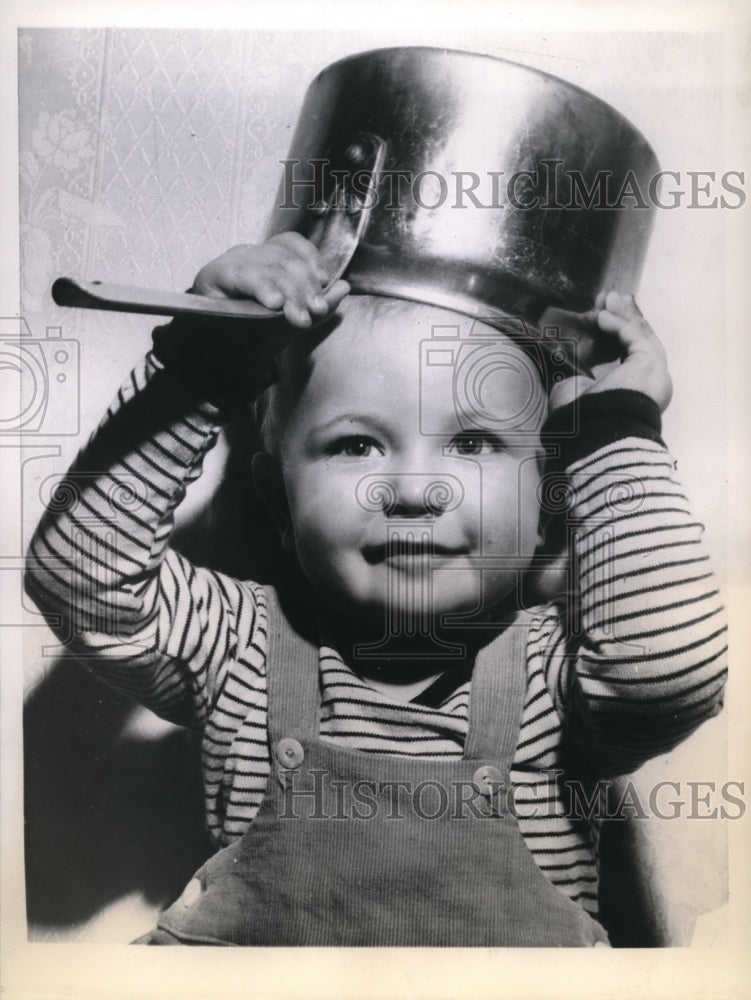 1944 Press Photo Gordon Volkmeier St pual Minn - nec39666 - Historic Images