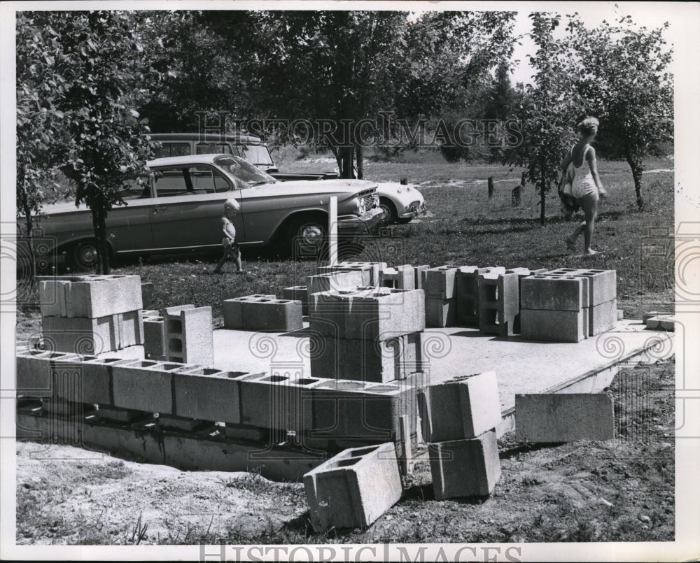 1962 Press Photo Building of New Change Room for Women - Historic Images