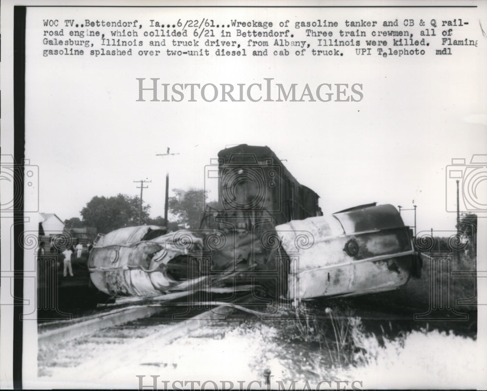 1961 Press Photo Bettendorf, Iowa wreckage of gas tanker &amp; a train- Historic Images