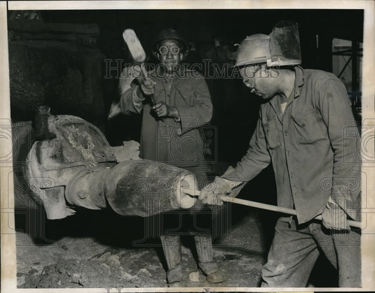 1956 Press Photo gary, Ind, J Newbern, Ed Thompson at work at US Steel plant - Historic Images