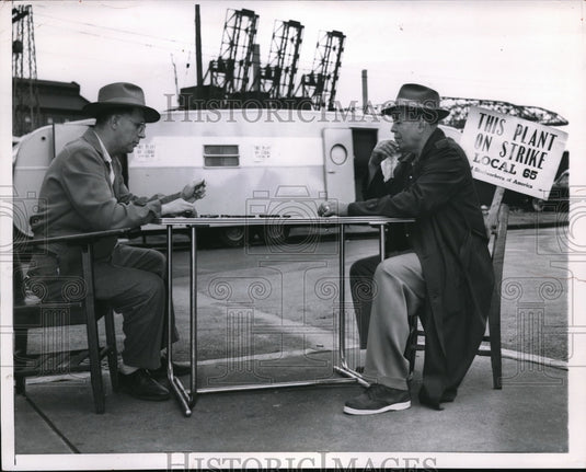 1956 Press Photo Steel workers on strike for CIO local 65 - Historic Images