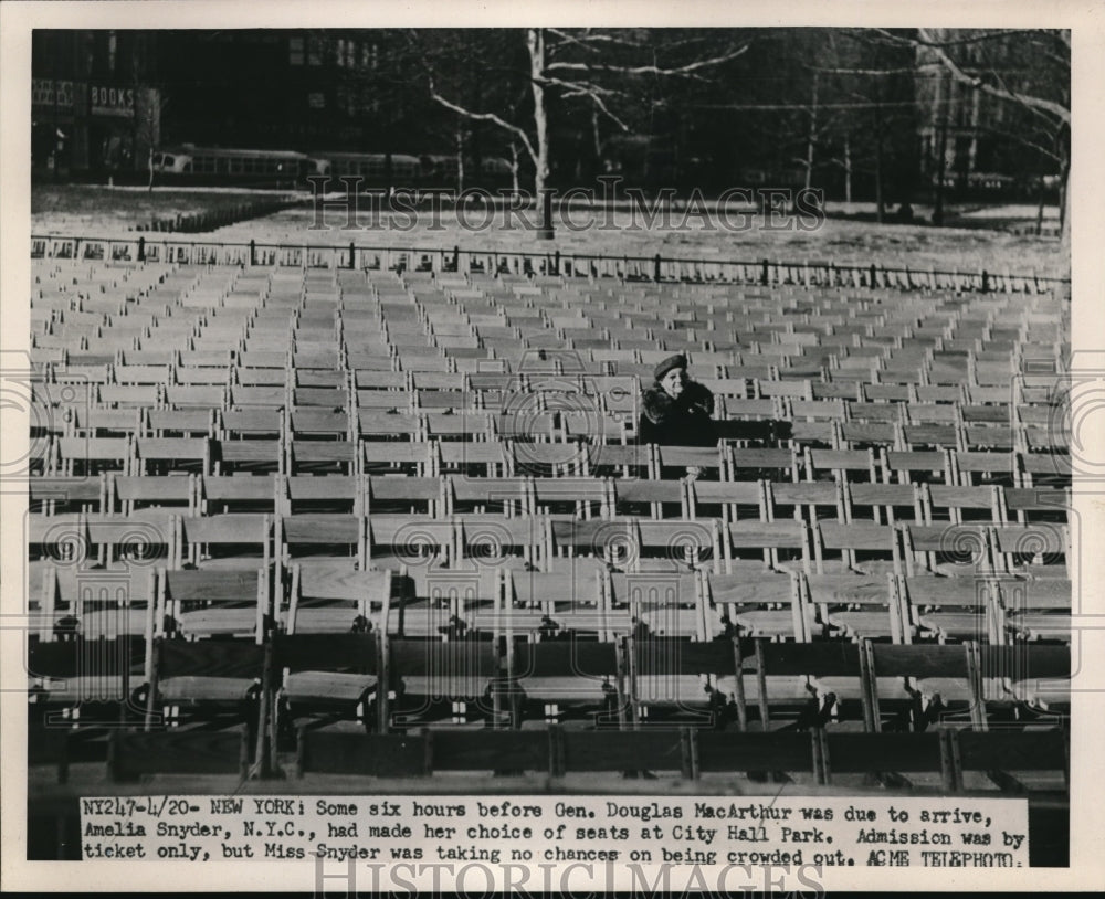 1951 Press Photo NYC, Amelia Snyder early to get seat for Gen D MacArthur visit - Historic Images