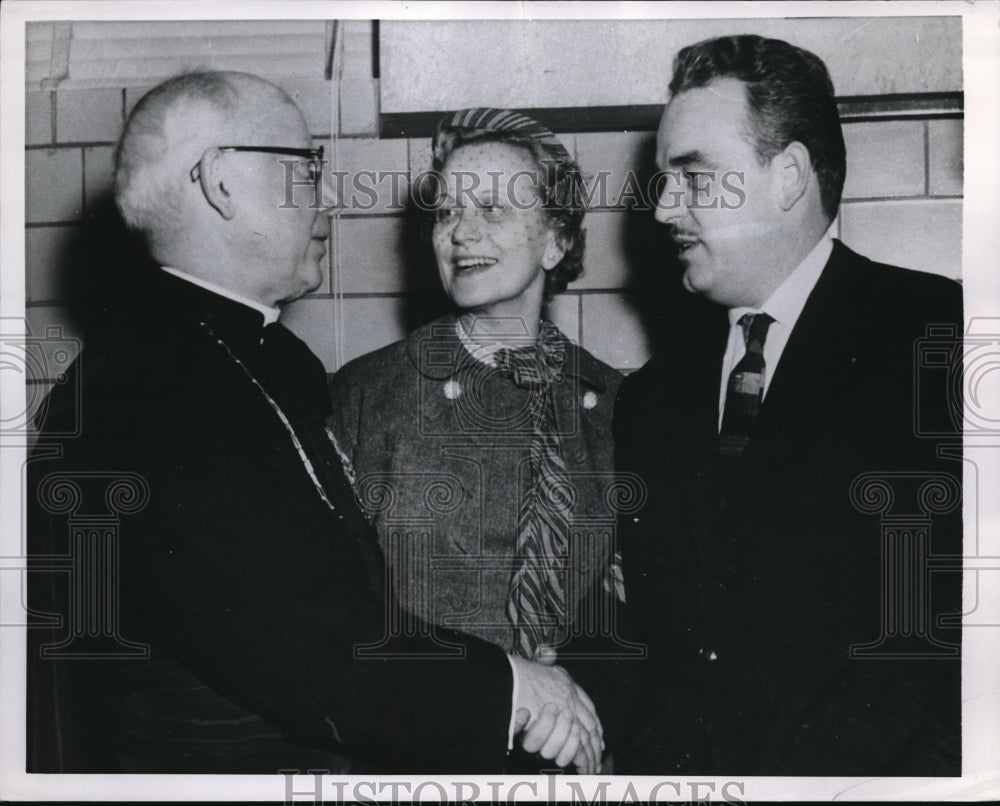 1956 Press Photo Father J Francis TuckerMeets Prince Rainier &amp; Grace Kelly - Historic Images