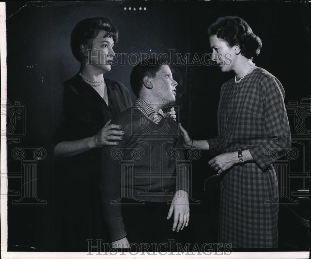 1960 Press Photo Sally Gracie, Seth Edwards &amp; Leora Dana - Historic Images