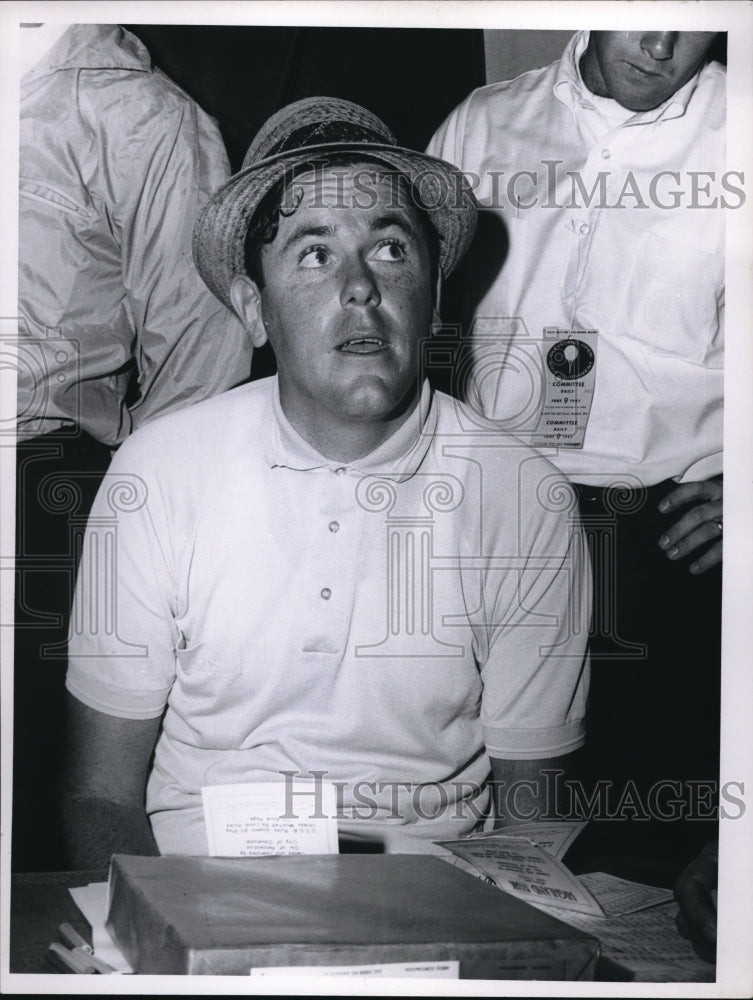 1965 Press Photo Terry Dill Press On Scene Of Movie - Historic Images