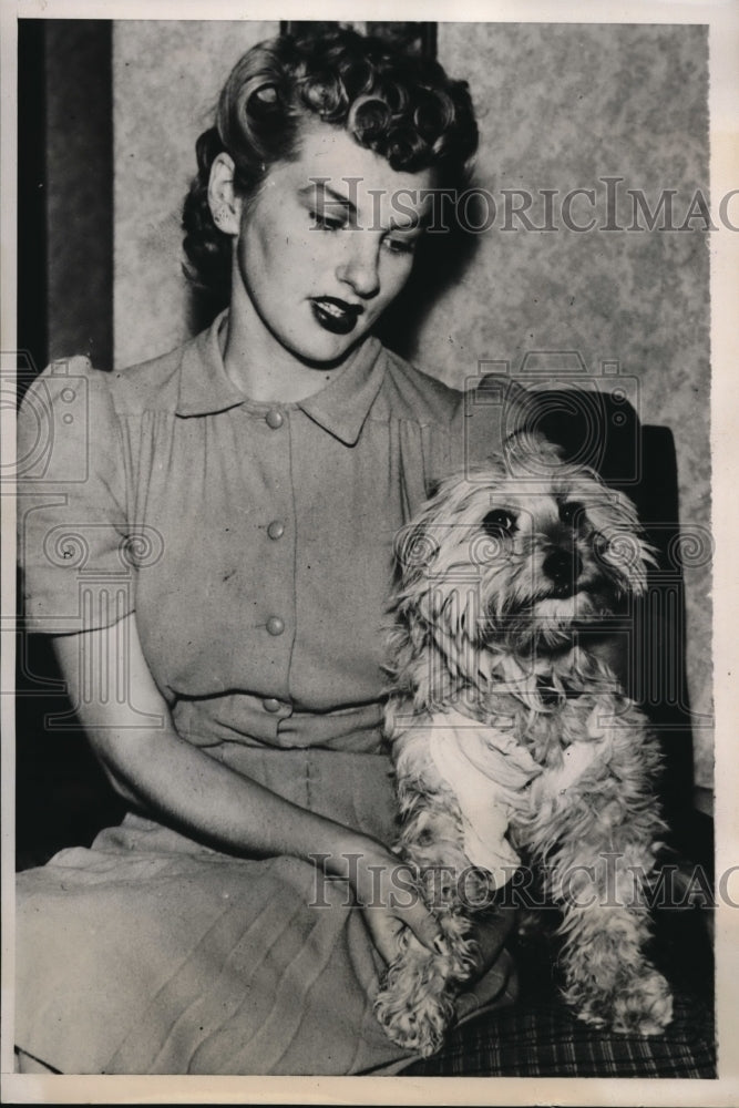 1940 Press Photo Oakland, Calif. Doris Rose &amp; dog Tippy who warned of prowler - Historic Images