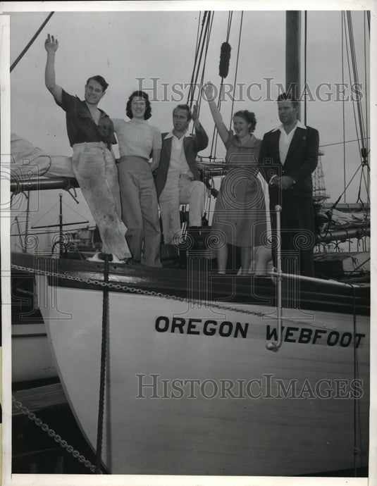 1939 Press Photo LA, Cal. C Righton, Mr & Mrs D Dewey, Mr Mrs C Dewey on yacht - Historic Images