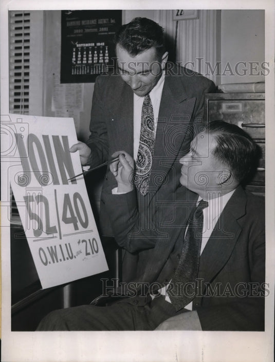 1945 Press Photo East Chicago, Ind EE Philips, pres & R Freeman VP of Local CIO - Historic Images