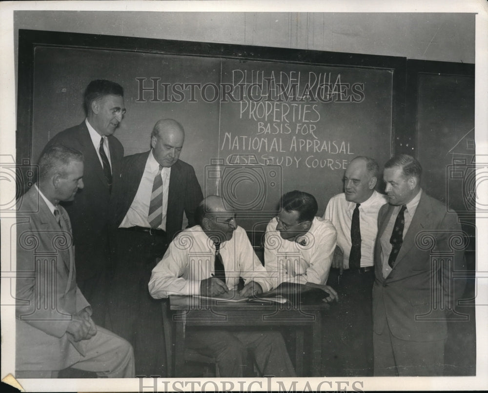 1939 Press Photo Phila.Pa. Wharton School at Univ of Pa,F Bond, G Priestman, - Historic Images