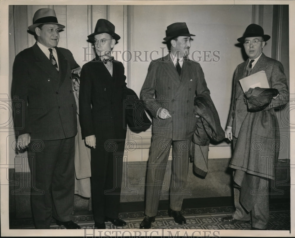 1940 Press Photo Newspapermen Cited for Contempt of Court by Judge - Historic Images