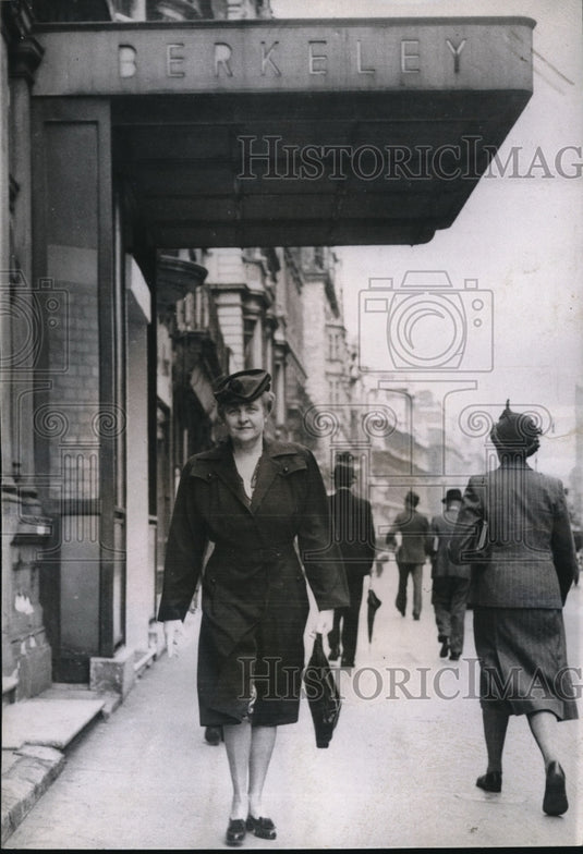 1944 Press Photo Representative Frances Bolton of Ohio in London - Historic Images