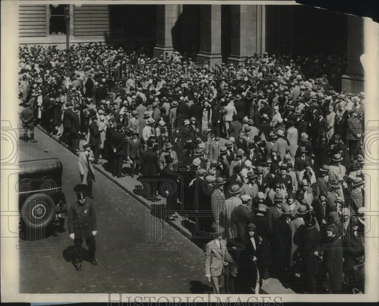 1930 Easter Sunday on 5th AV-Historic Images