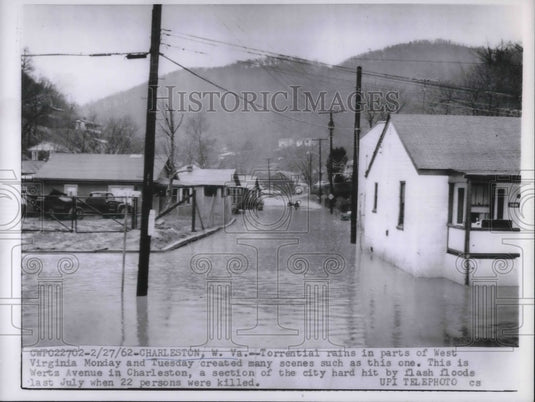 1962 Press Photo Charleston West Virginia Flooding Wertz Avenue - Historic Images