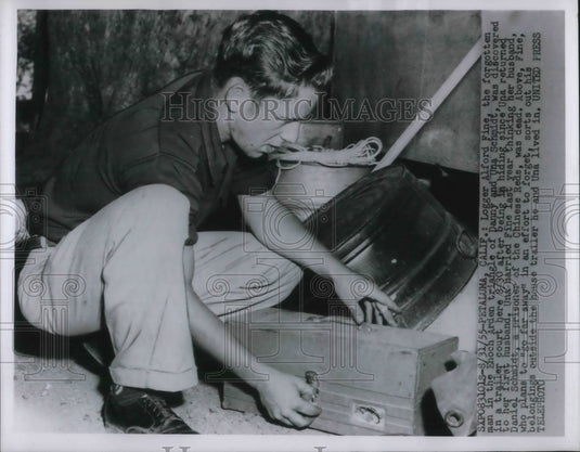1955 Press Photo Alford Fine's wife, Una Schmidt return to first husband Daniel - Historic Images