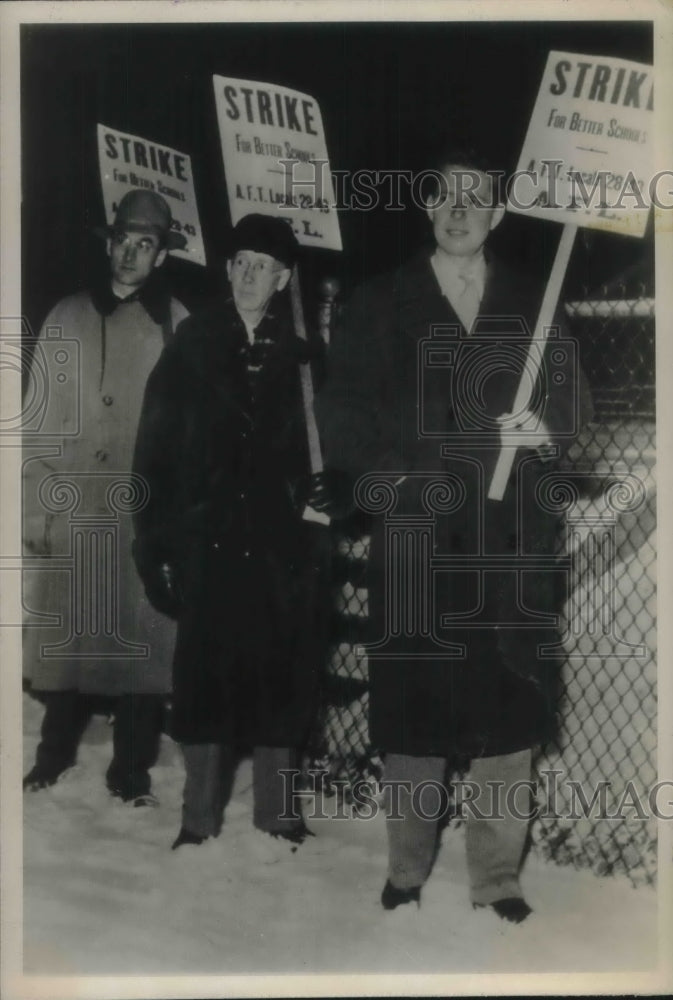 1948 Press Photo St Pail, Minn. Univ of Minn prof picket, T Bramfeld, Van Wagen - Historic Images