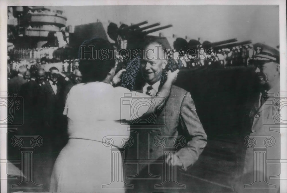 1952 Press Photo Hawaii President Eisenhower USS Helena - Historic Images