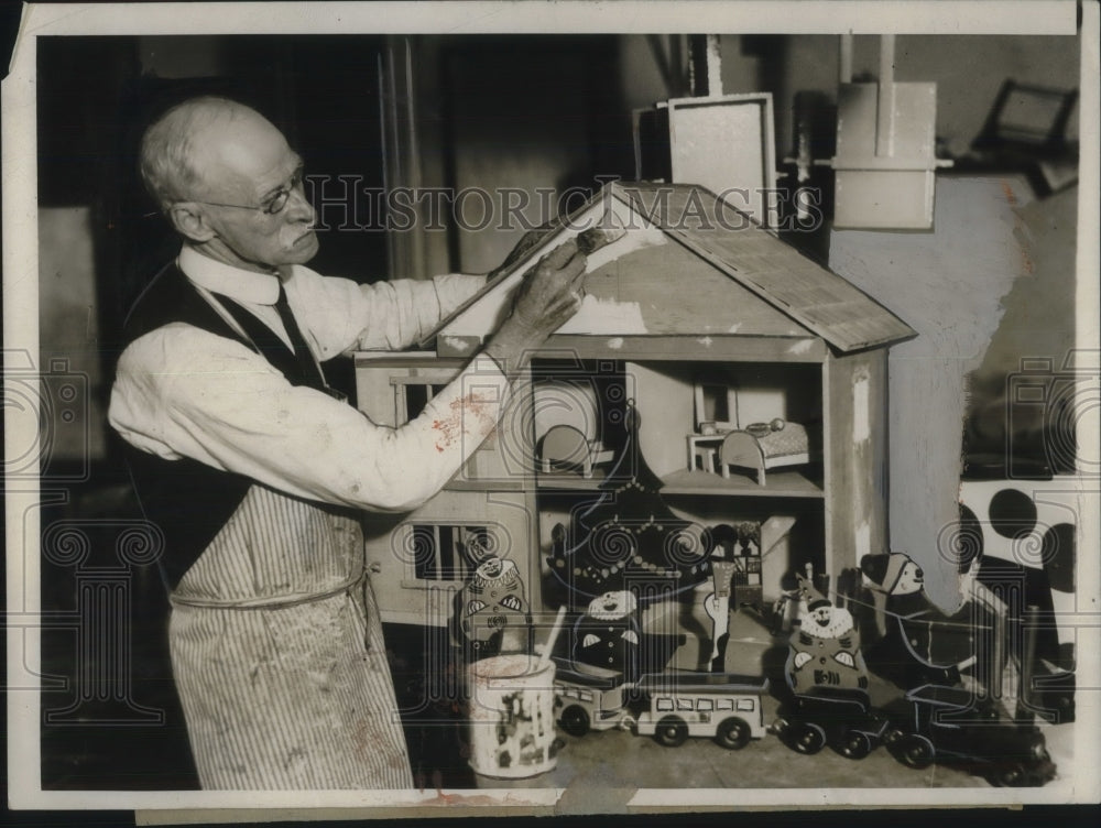 1930 Press Photo Santa's helper - Historic Images