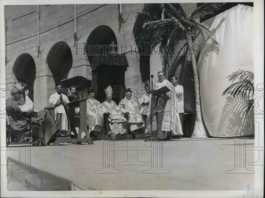 1937 Press Photo Mass being held in Los Angeles Coliseum. - Historic Images