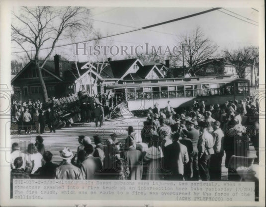 1948 Press Photo 7 injured, 2 seriously when a car crashed into a fire truck. - Historic Images