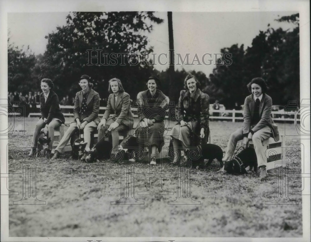 1937 Press Photo Entries in Pinehurst Pig Race - Historic Images