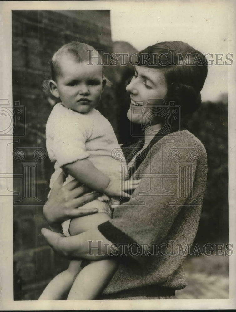 1923 Press Photo Mrs John Russell &amp; Son Whom Husband Hon John Russell Disputing - Historic Images
