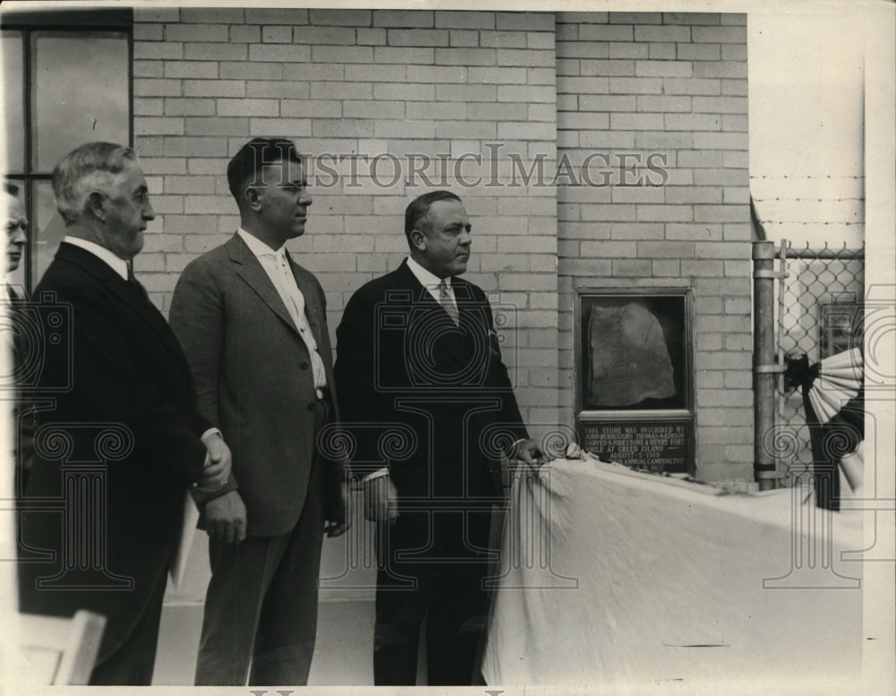 1923 Press Photo 3 men at the unveiling of the cornorstone of New ford. - Historic Images