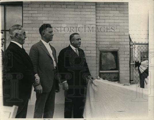 1923 Press Photo 3 men at the unveiling of the cornorstone of New ford. - Historic Images