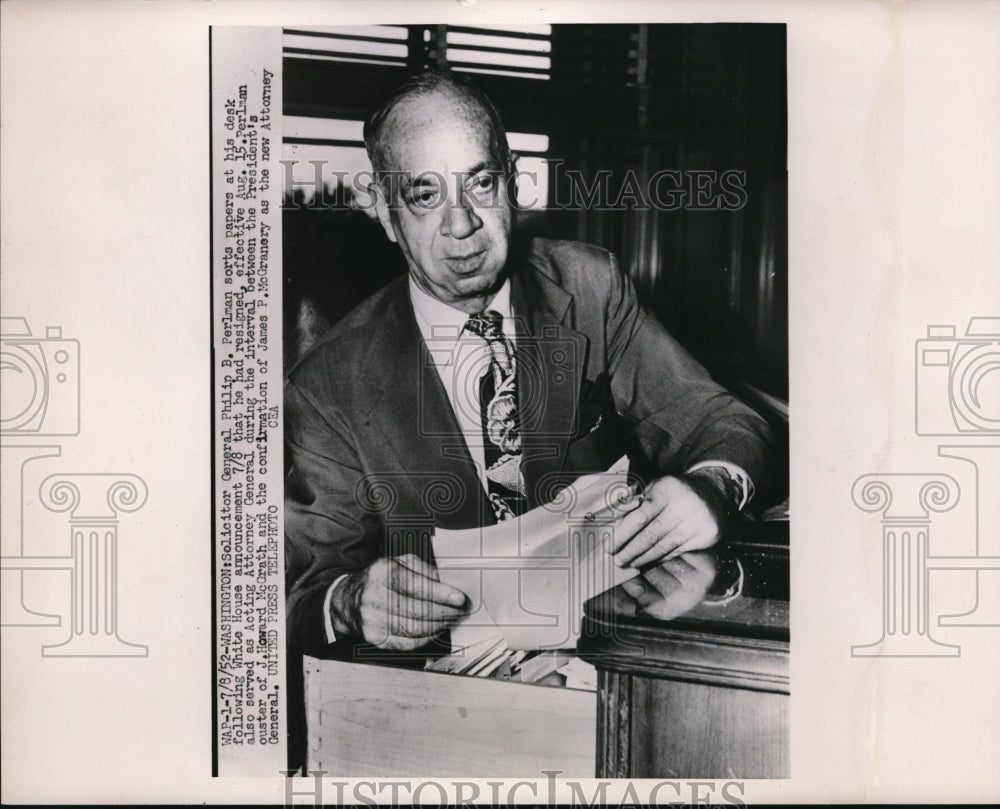 1952 Press Photo Solicitor Gen. Philip Perlaman after resignation announcement - Historic Images