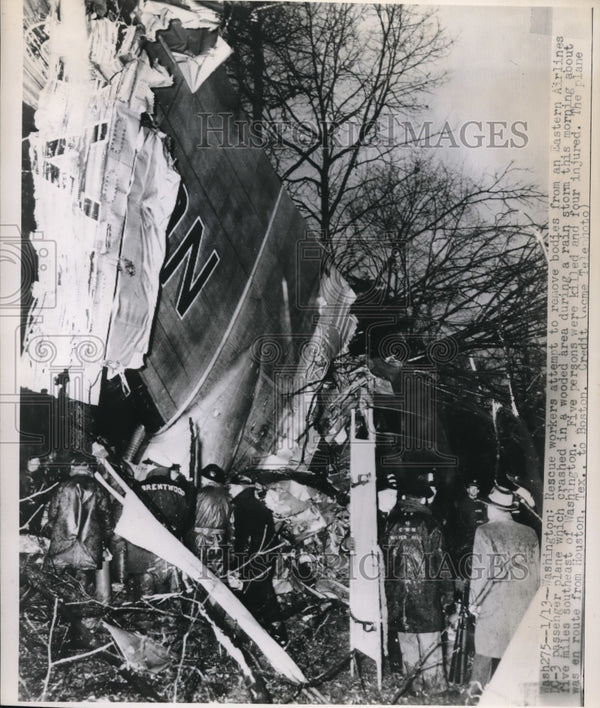1948 Washington, rescue workers at crashed passenger plane - Historic ...
