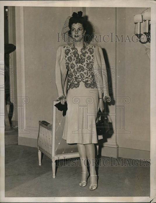 1941 A pink wool suit with print bodice on a model-Historic Images