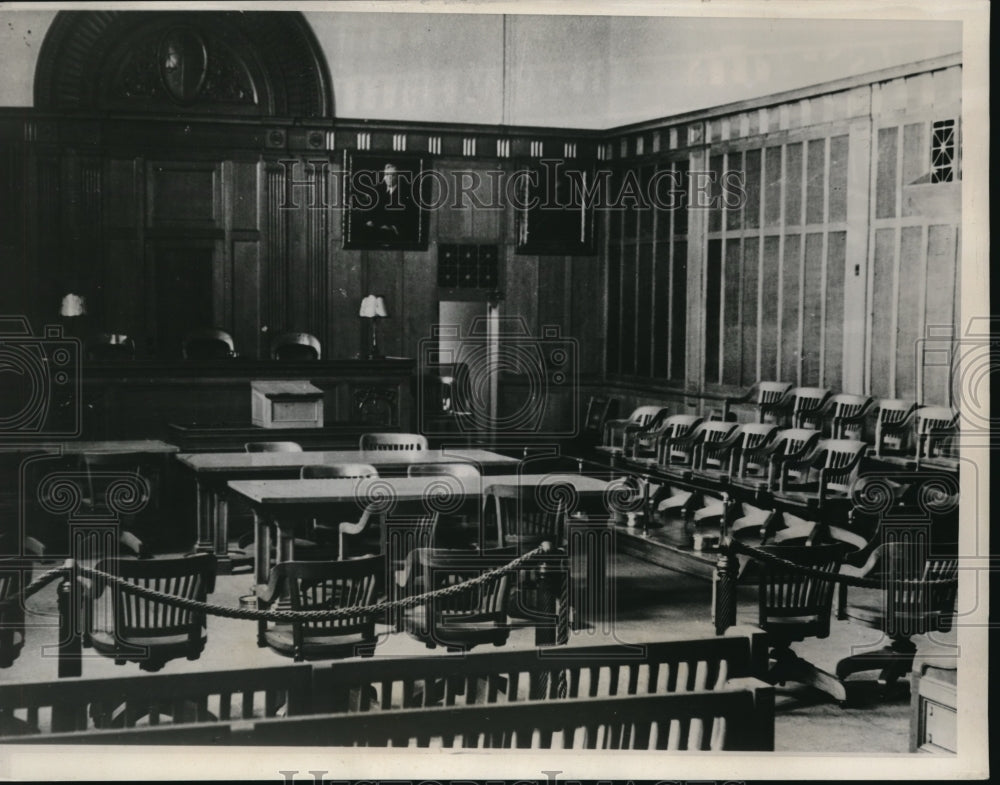 1937 Press Photo Oilers on trial charges with price fixing at this courtroom - Historic Images