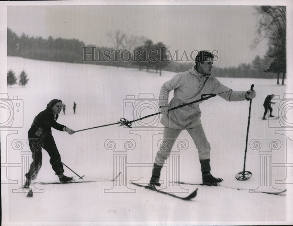 1937 Press Photo Marjorie Westgate and A.B. Doran Skiing at Dartmouth - Historic Images