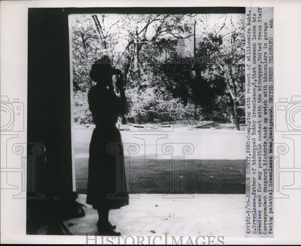 1953 Press Photo Johnson County, Kans reporter Richards at home of kidnap vic - Historic Images