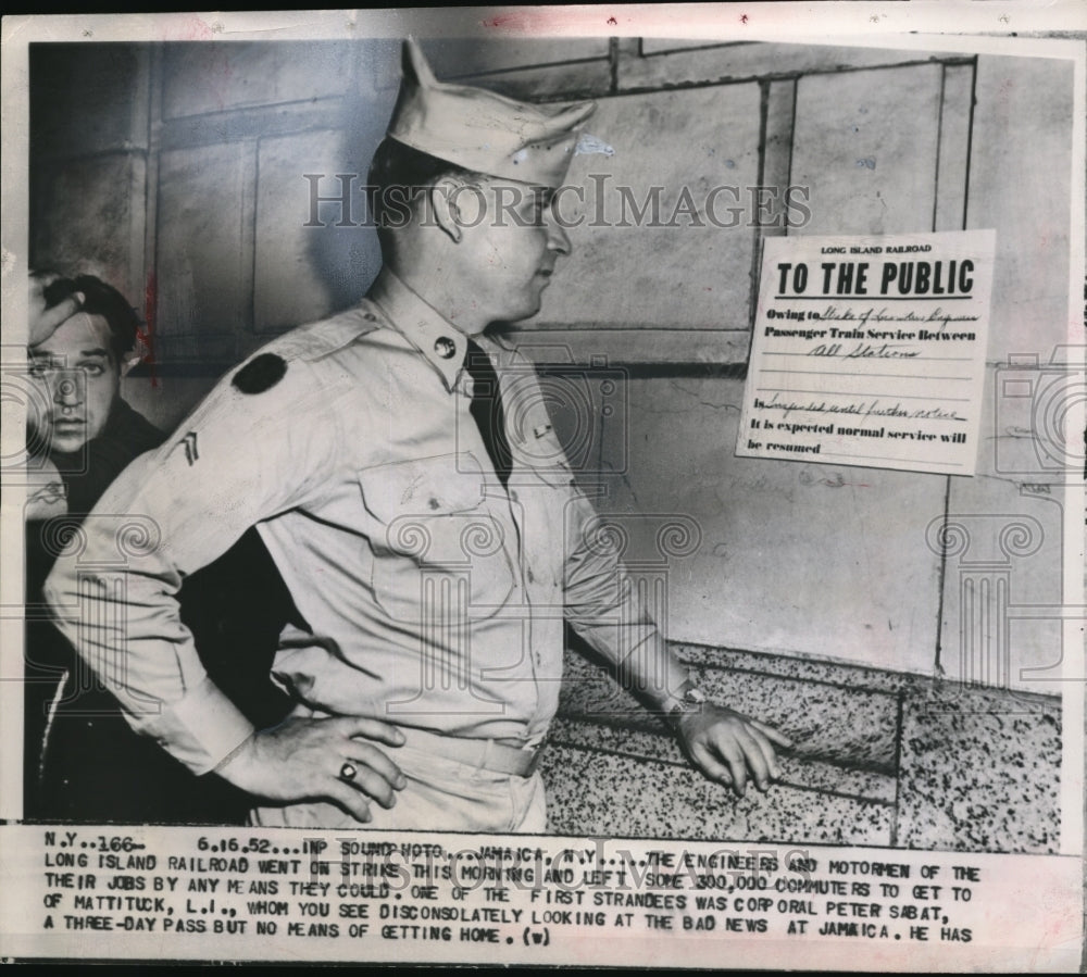 1952 Press Photo Army Man Left Stranded By Long Island Railroad Strike - Historic Images