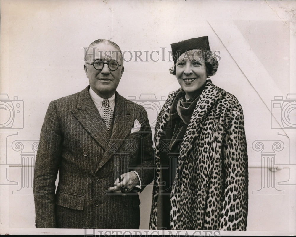 1935 Press Photo Mr Mrs Marcosson Writer And Journalist With Wife - Historic Images