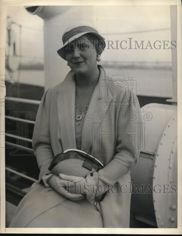 1933 Press Photo Mrs. Grete arriving at S.S. Deutschland - Historic Images