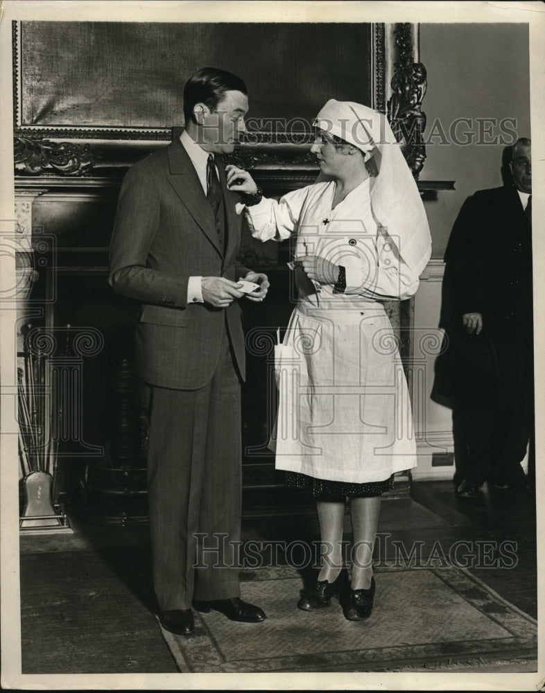 1929 Press Photo Mayor Walker enrolled as Honorary Chairman of Red Cross. - Historic Images