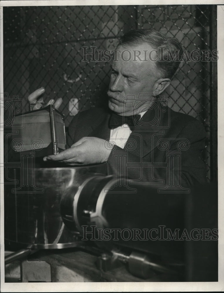 1933 Press Photo Drs. W.E.Forsythe and B.T. Barnes Electric Scientists. Ohio - Historic Images