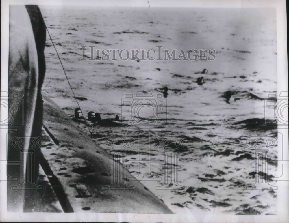 1951 Press Photo Uss Volador picks up Charlotte Knight rescue attempt. Korea - Historic Images