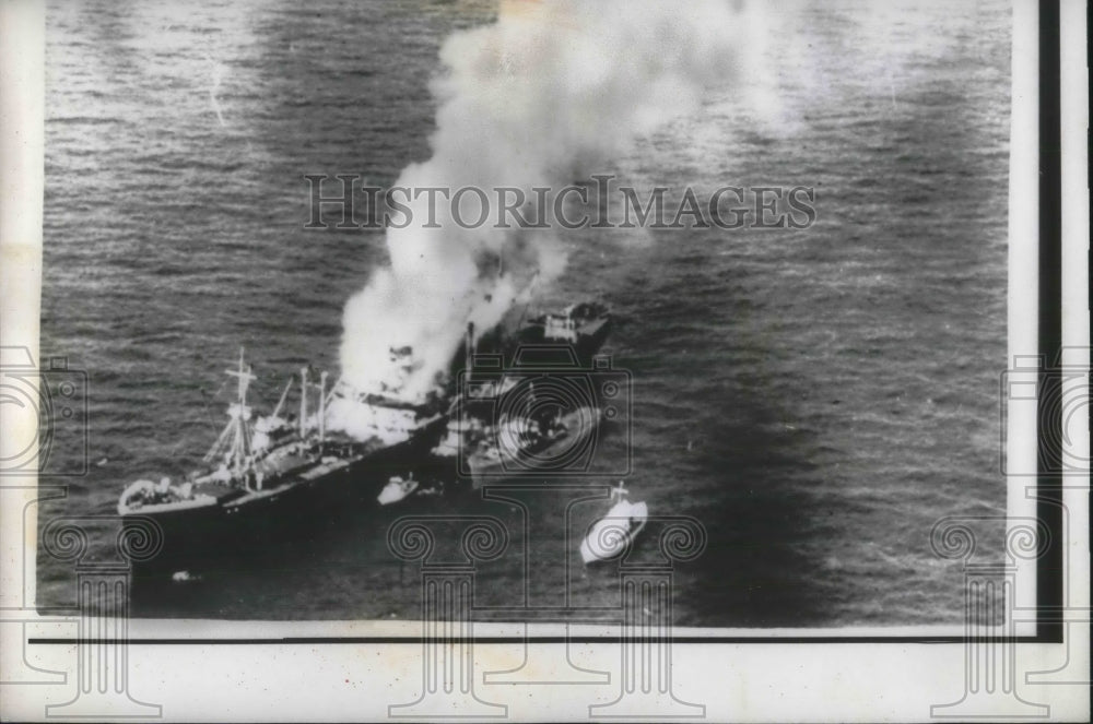 1959 Press Photo Belgian Tanker Anvera on fire. - Historic Images