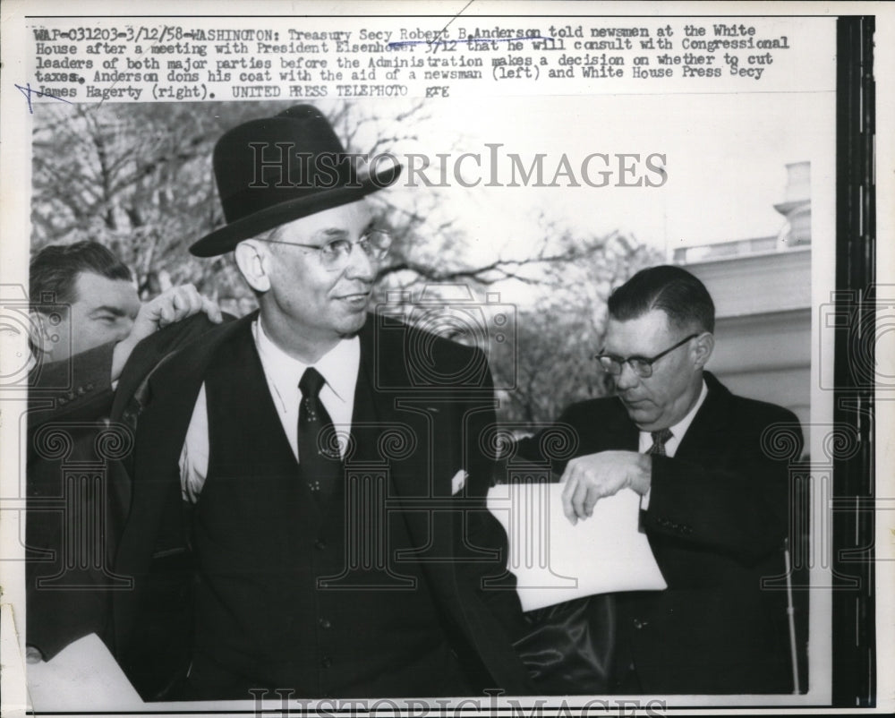 1958 Press Photo Treasury Secretary Robert Anderson with Press Secretary Hagerty - Historic Images