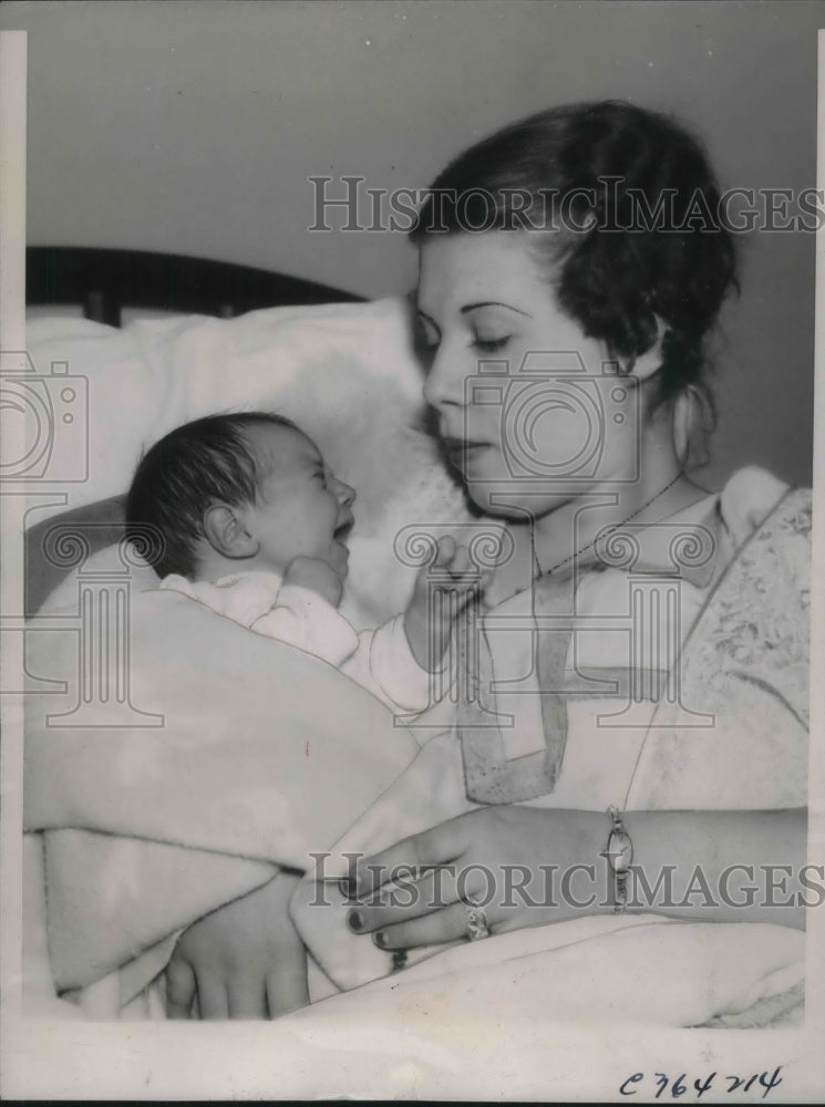 1936 Press Photo Mrs. Julian Tapel with her &quot;Doomed&quot; baby save by Operation.-Historic Images