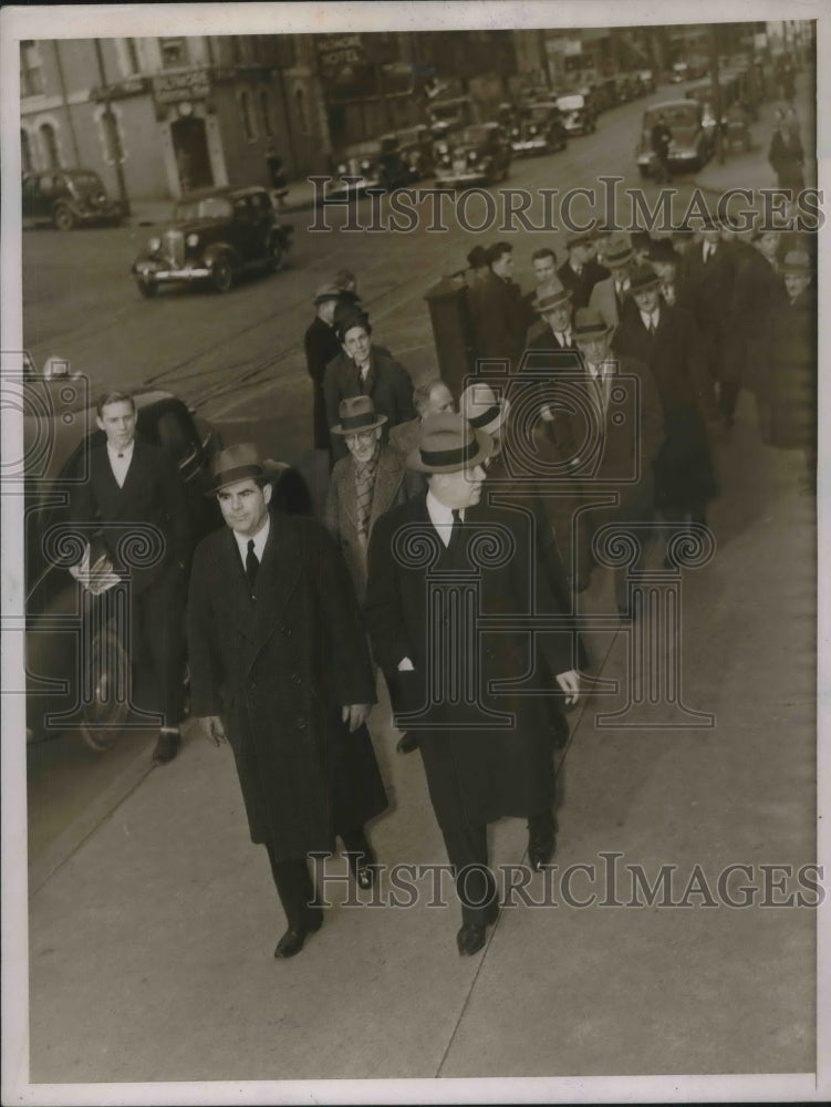 1938 Press Photo The jury coming back from lunch - Historic Images