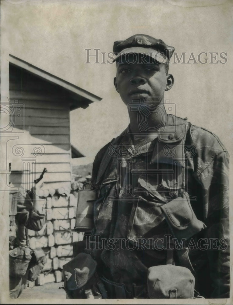 1965 Press Photo Dan Redmond in his fishing gear - Historic Images